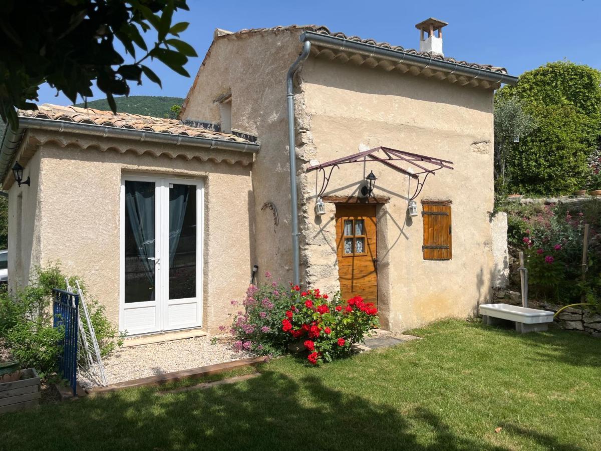 니옹 Cabanon Entoure De Montagnes Et D'Oliviers 빌라 외부 사진