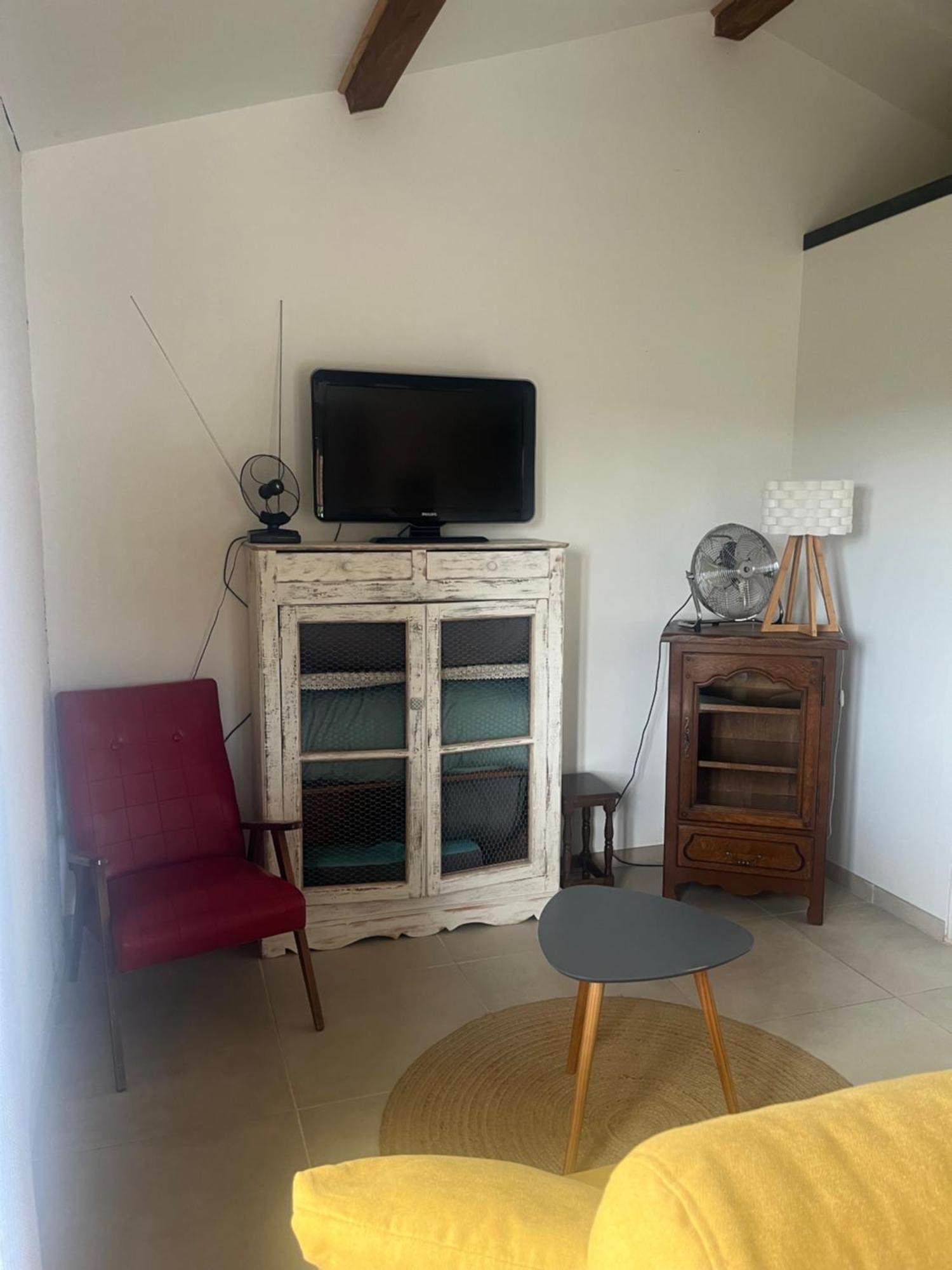 니옹 Cabanon Entoure De Montagnes Et D'Oliviers 빌라 외부 사진