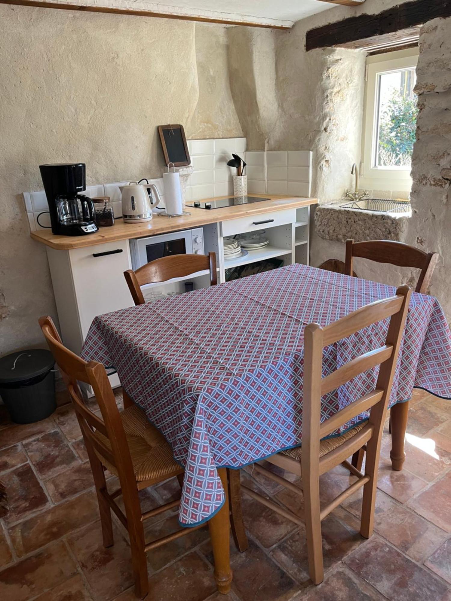 니옹 Cabanon Entoure De Montagnes Et D'Oliviers 빌라 외부 사진
