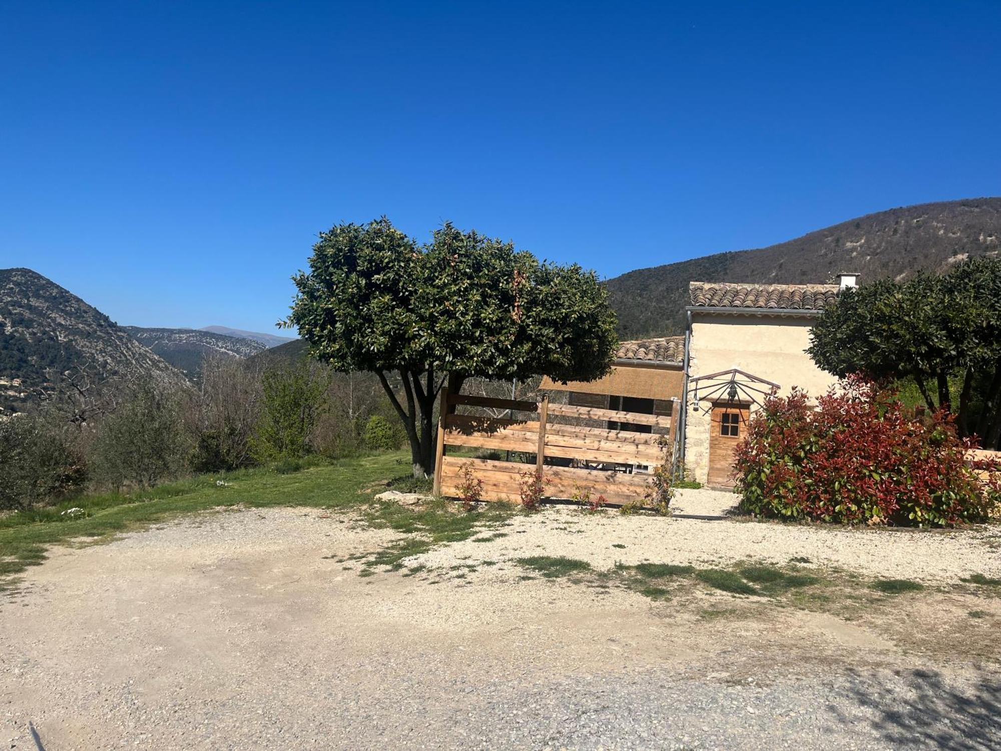 니옹 Cabanon Entoure De Montagnes Et D'Oliviers 빌라 외부 사진