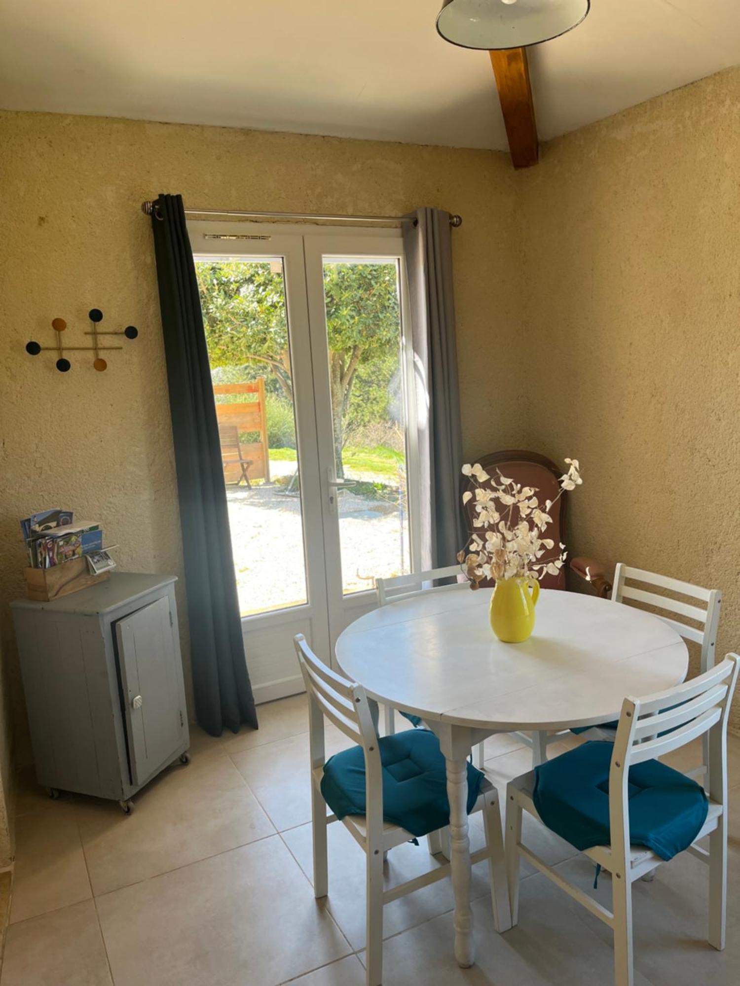 니옹 Cabanon Entoure De Montagnes Et D'Oliviers 빌라 외부 사진