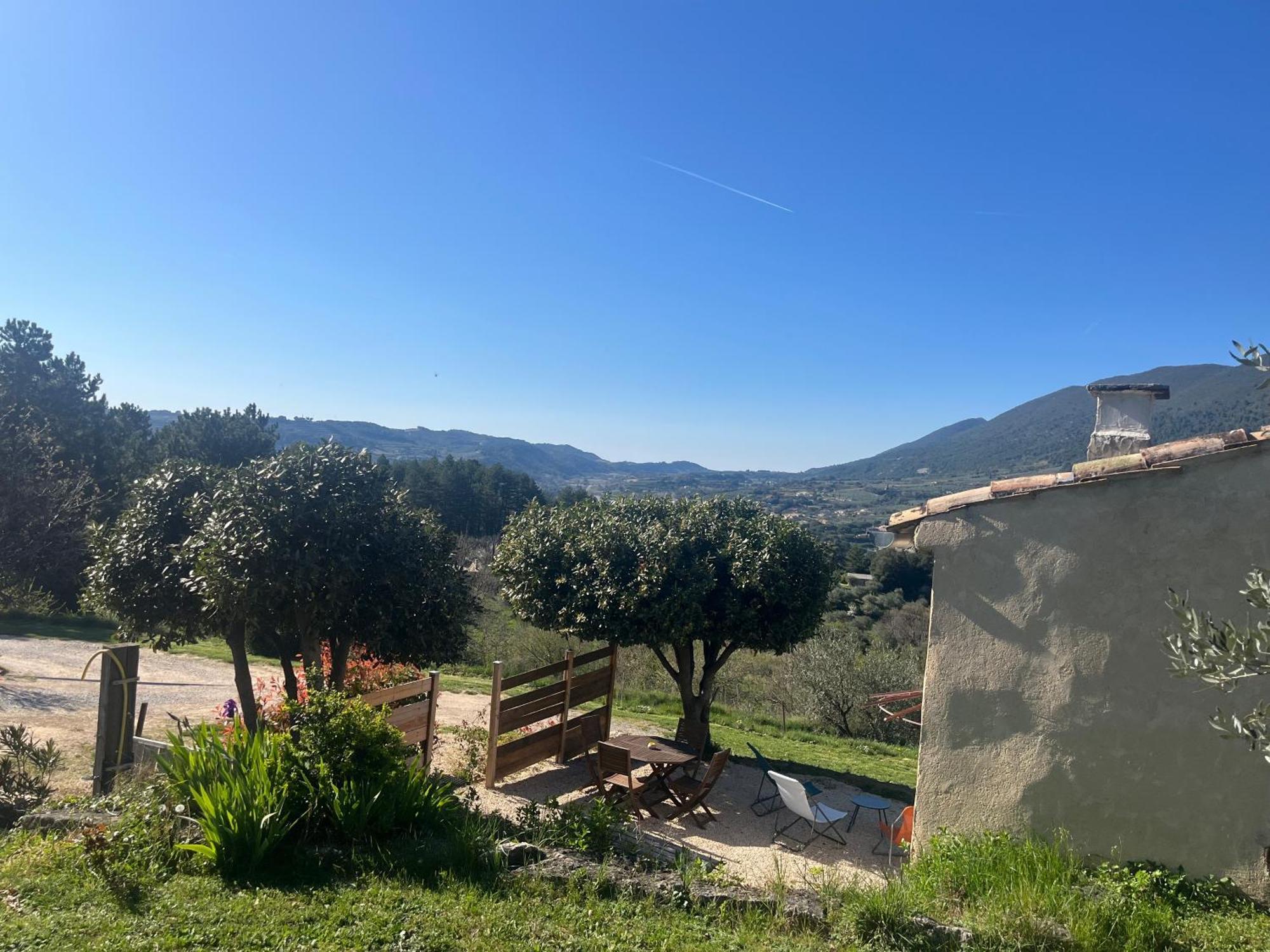 니옹 Cabanon Entoure De Montagnes Et D'Oliviers 빌라 외부 사진
